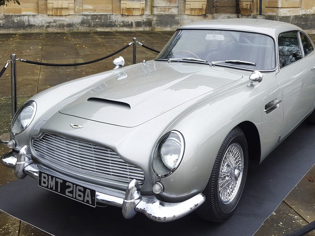 Aston Martin coche goldfinger james bond